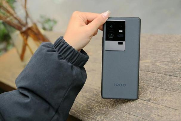 iqoo手机品牌作为vivo子品牌已经发展成熟,从去年销售额来看,iqoo已经